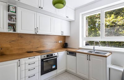 Rental of a bright 3-room apartment, 99 m², city center, Belgrade, Serbia